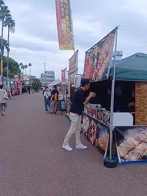 キッチンカーもたくさん