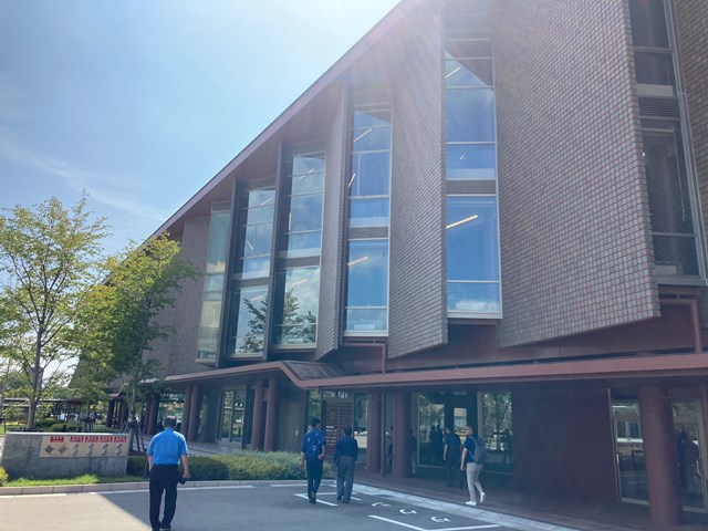 石川県立図書館入口